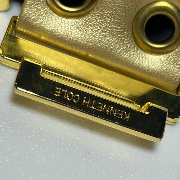 Kenneth Cole Reaction Gold Faux Leather Belt Stretch Cinch Size Medium Large - Picture 3 of 11
